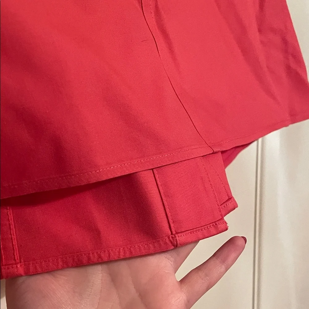 Sleeveless Coral Button-Up Top - Picture 6 of 6